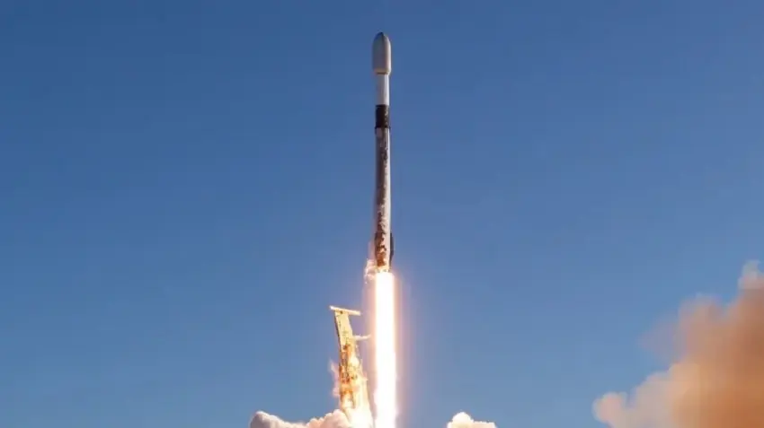 Read more about the article The Return of SpaceX’s Falcon 9 Rocket Signals a New Era